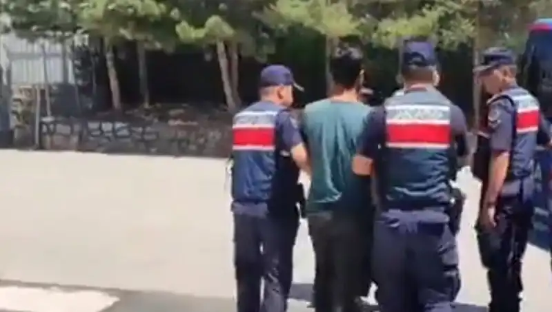 DAEŞ'e Yönelik 14 İlde Günlük Operasyon: 26 Kişi Gözaltına Alındı