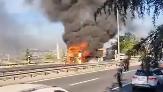 D-100 Karayolu'nda TIR Yangını, Trafik Tamamen Kilitlendi!
