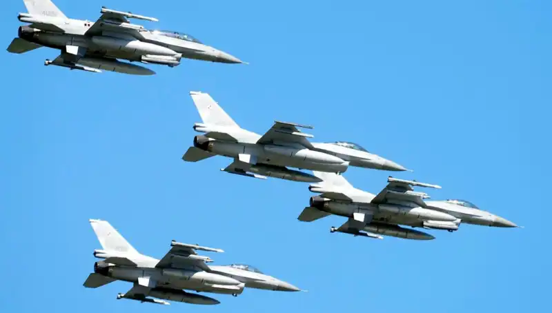 ABD'nin F-16 Eğitim Planı: Ukraynalı Pilotlar İçin 310 Milyon Dolarlık Yatırım